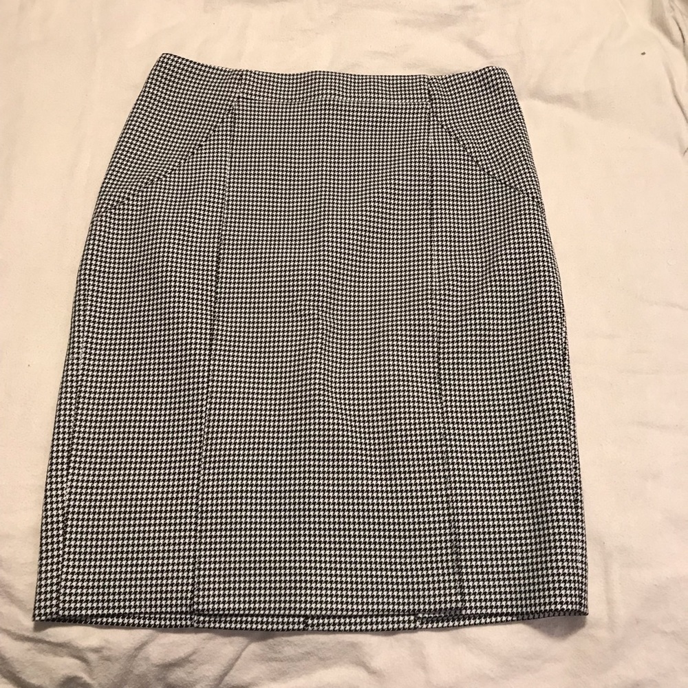 Banana Republic Houndstooth Skirt
